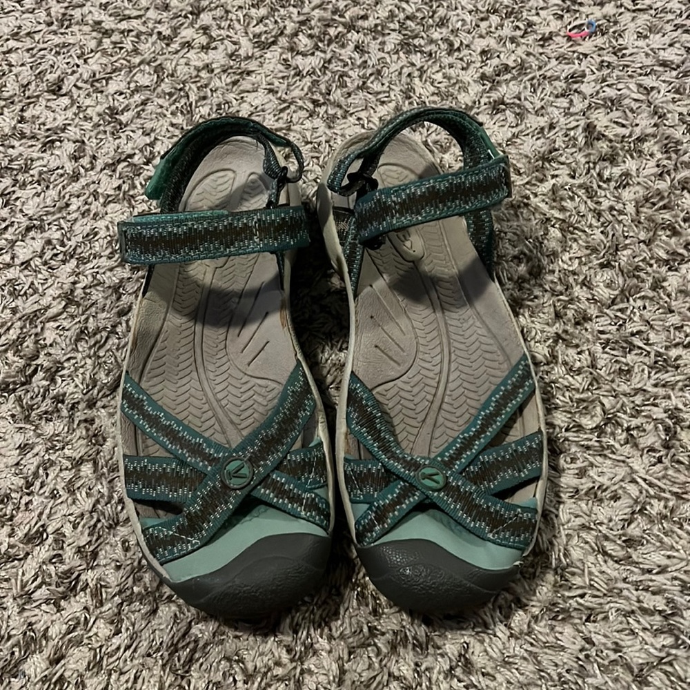 women’s keens